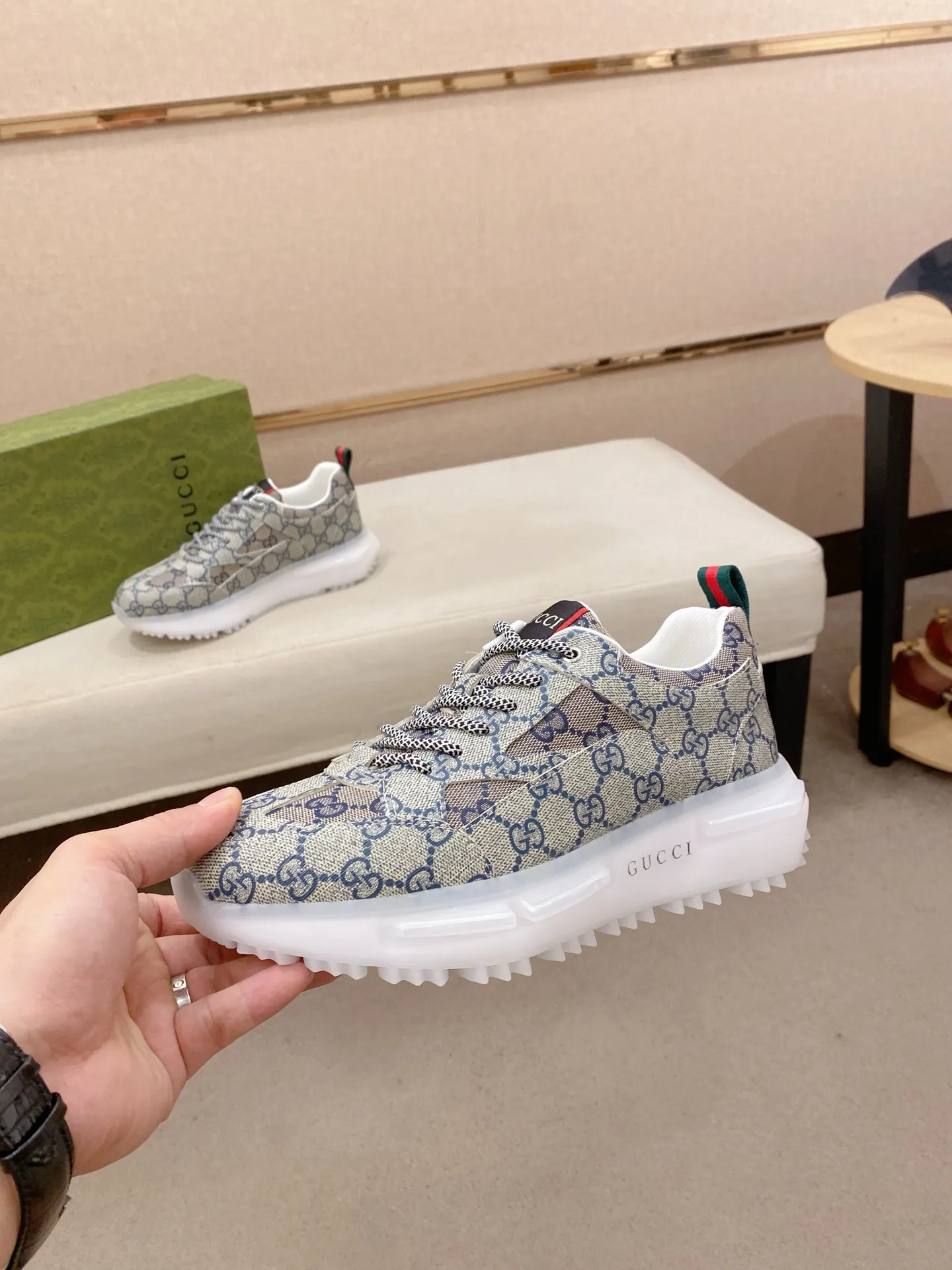 Men's clothing and shoes💰:462💰 (GUCCI) The latest model from the official website🎁🎁Casual and fashionable men's shoes👟, hot style💥The version is simple and elegant, exclusive for trendy men. The unique latest brand elements from the official website👑Original Gucci decoration, fashionable and generous, the fabric is original cowhide ✅Mesh breathable lining, the official website specifies wear-resistant casual outsole, the classic model is taken in kind at the counter🎬38-44 (can be customized for 45 non-refundable)
